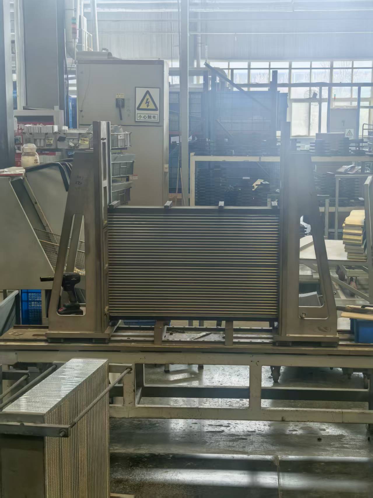 重载卡车板翅式中冷器